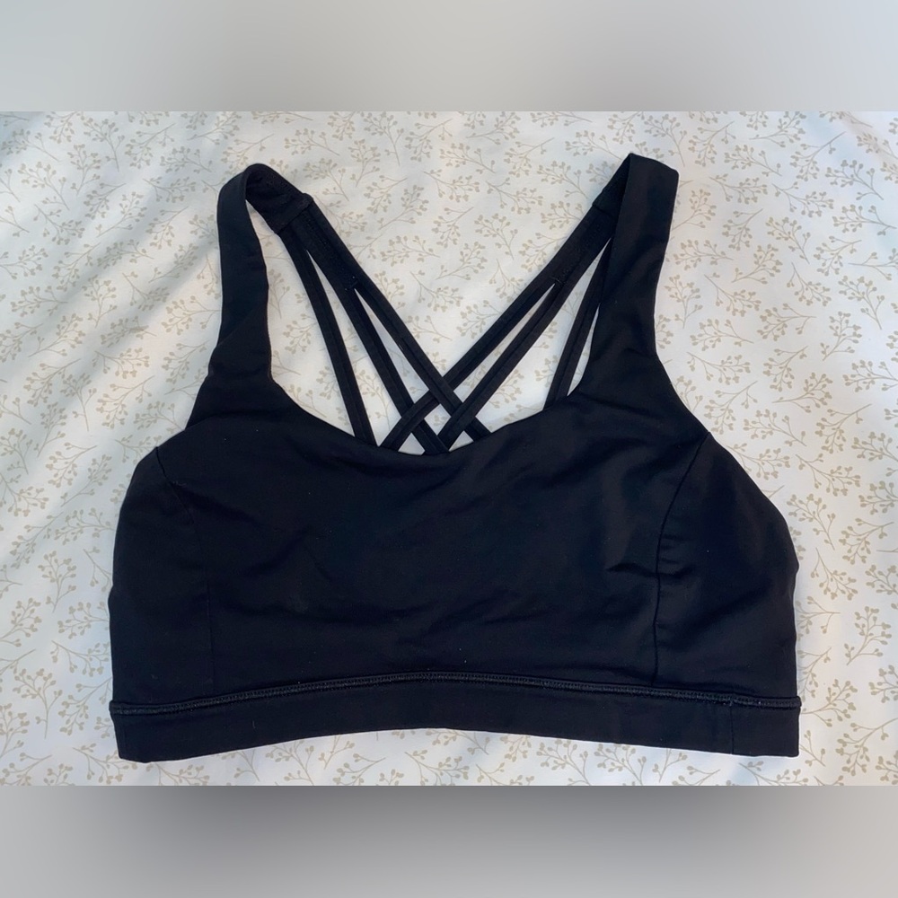 Lululemon Free To Be Serene Bra sz 6